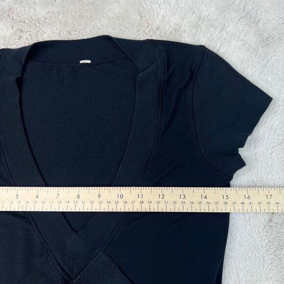 Lululemon Ribbed VNeck Short Sleeve Dance Pulse Dress Black Size 6 Tennis Stretc - Picture 6 of 9